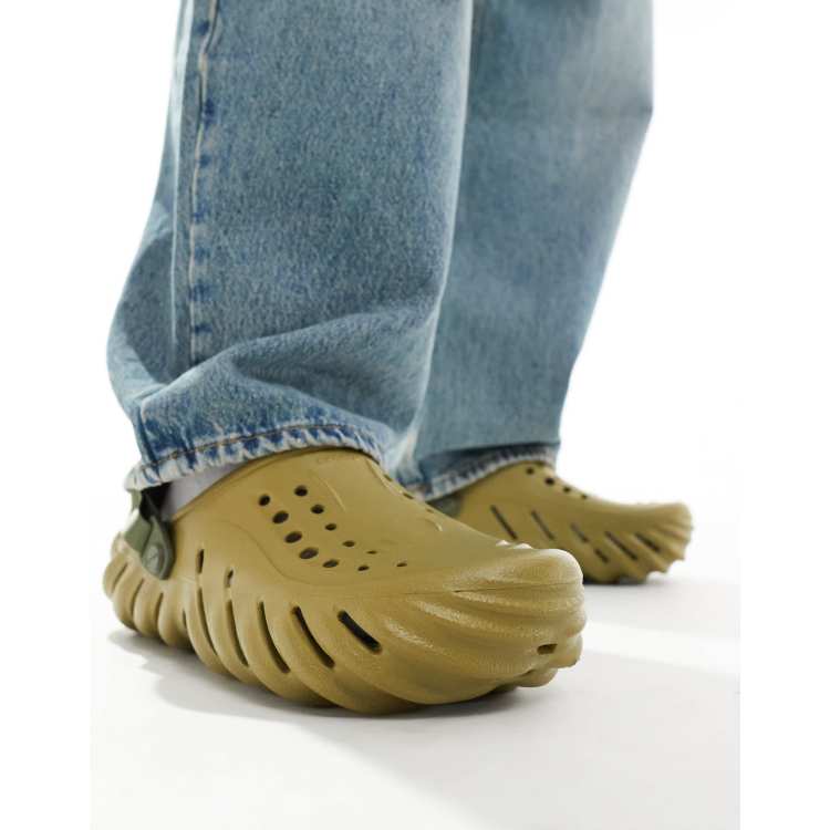 Crocs Unisex Echo clogs in aloe green | ASOS