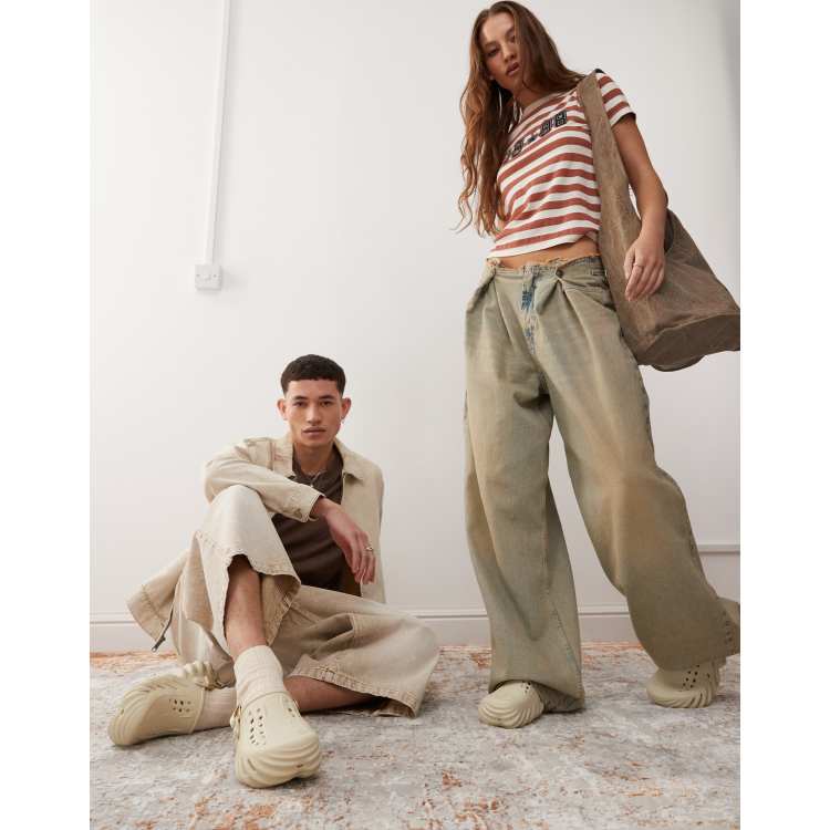 Crocs Unisex Echo clogs in bone | ASOS display picture 1