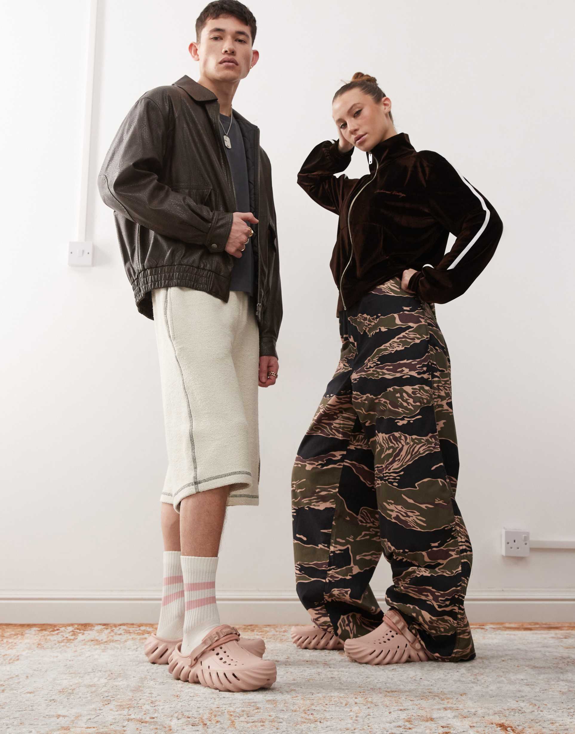 crocs unisex echo clogs in pink clay