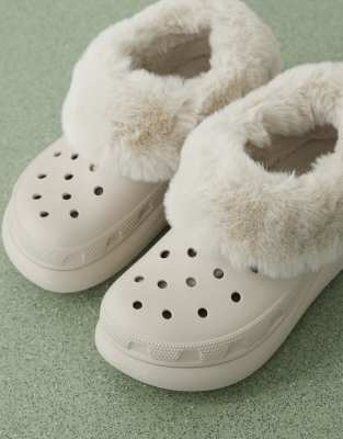 Crocs Unisex Furever Crush Fur Lined Clog In Gray