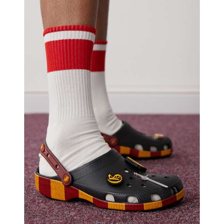Crocs unisex Harry Potter Gryffindor clogs | ASOS display picture 3