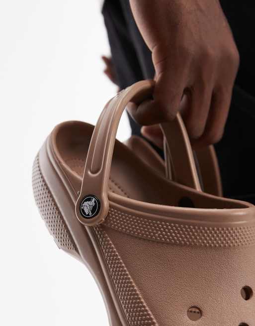 Crocs Unisex – Klasyczne chodaki w kolorze kawy z mlekiem, 2 z 4
