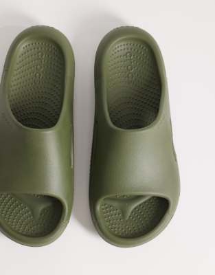 Crocs Unisex Mellow Recovery Slides In Green