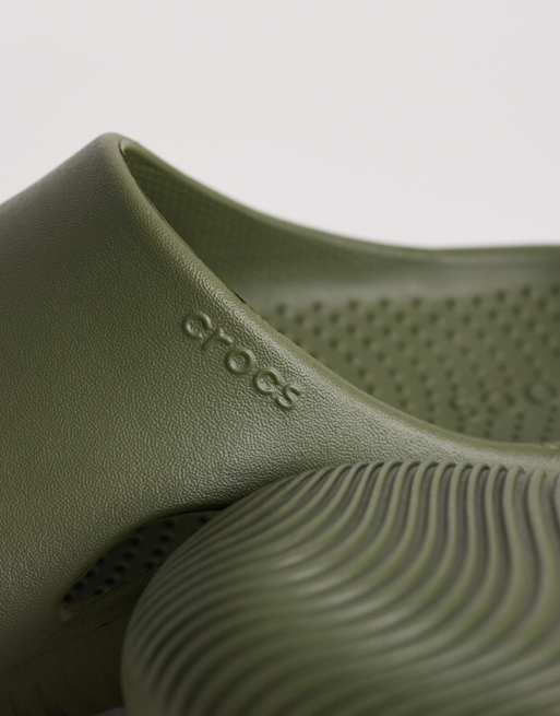 Crocs Unisex Mellow Recovery Slides in army green, 4 of 4