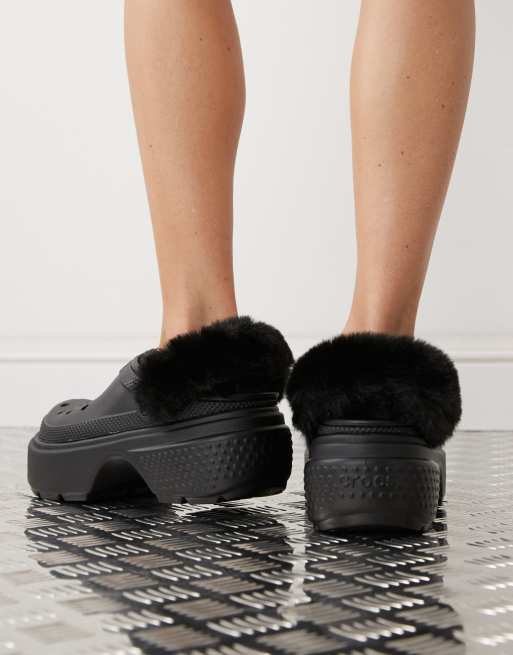 Crocs Unisex Stomp lined clogs in black, 3 of 4