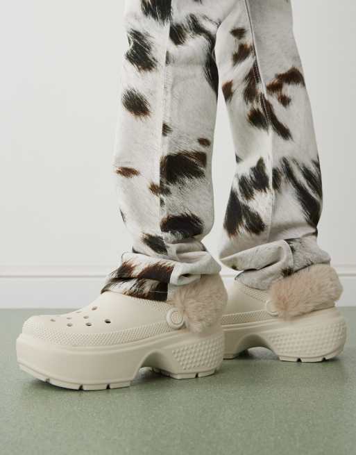 Crocs Unisex Stomp lined clogs in stucco ASOS