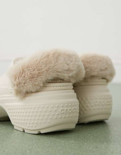  Crocs Unisex Stomp lined clogs in stucco, 2 of 4