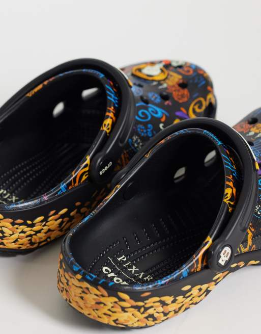 Crocs x Pixar Coco klapki, 2 z 4