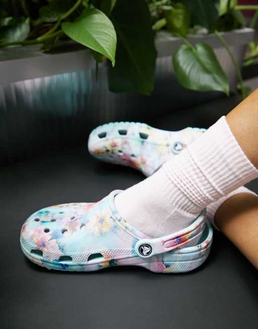 Crocs con fiori top