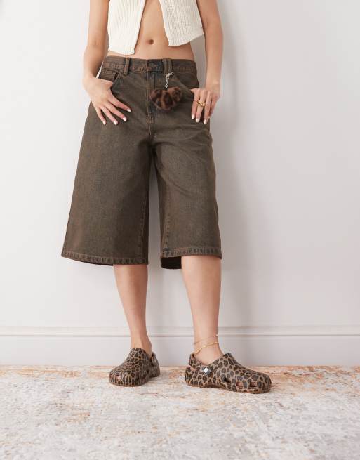 Crocs - Zoccoli classici marroni con stampa leopardata, 2 di 4