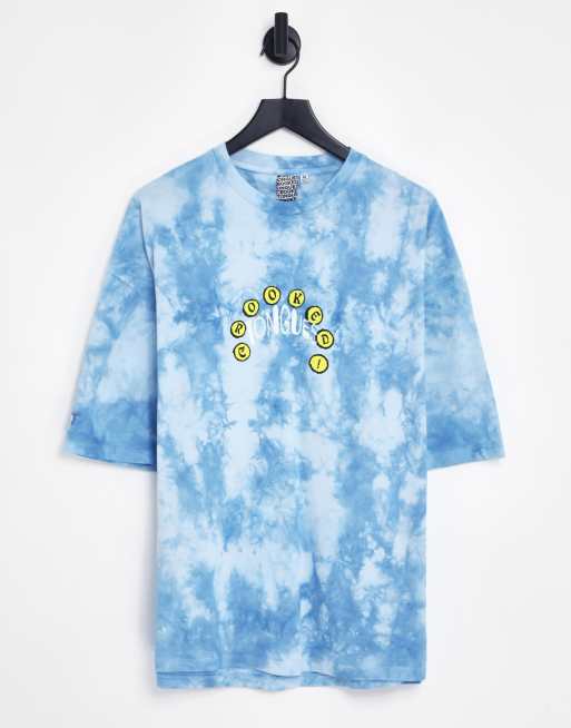 Crooked Tongues – Blå, batikfärgad t-shirt i oversize med tryck baktill , 2 av 4