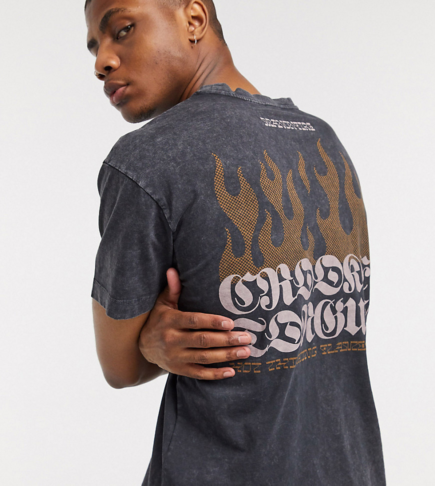 Crooked Tongues - Sort oversized t-shirt med flammeprint på ryggen