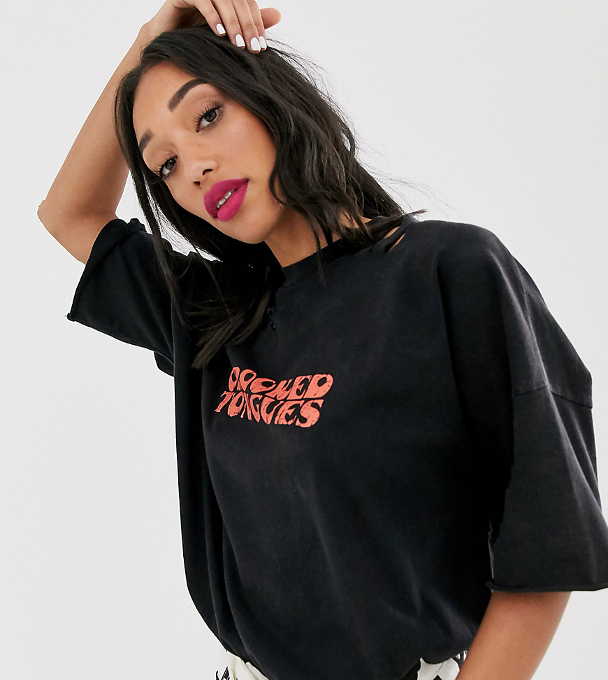 Crooked Tongues – Svart t-shirt i oversize-passform med hål och logga