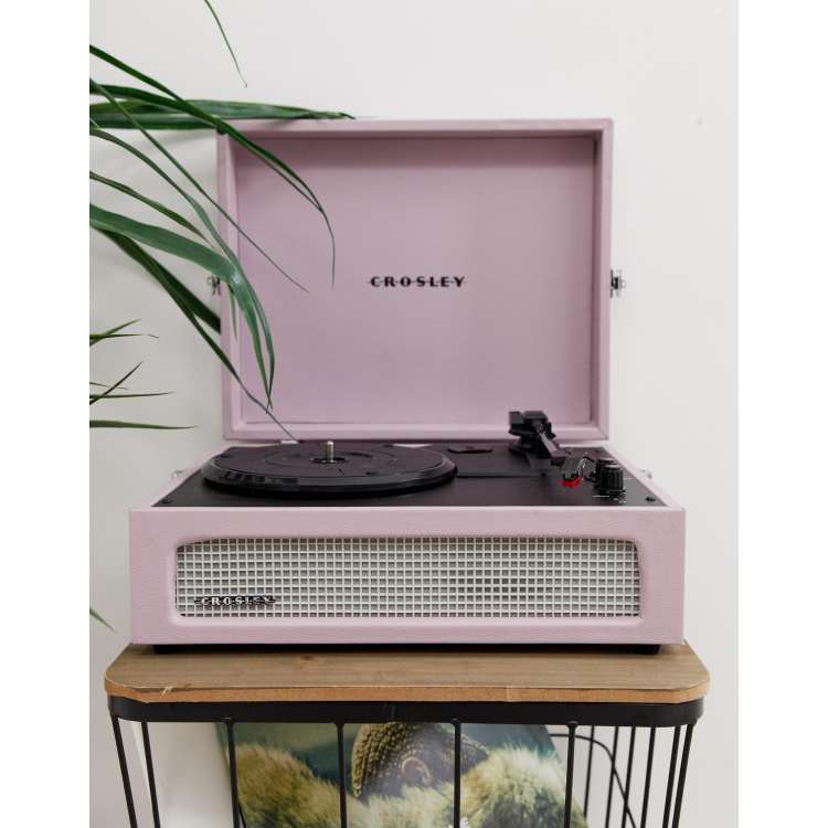 Crosley voyager. Crosley Voyager Dune. Crosley Voyager проигрыватель. Crosley Voyager Amethyst. Виниловый проигрыватель Crosley Voyager cr8017b Floral.