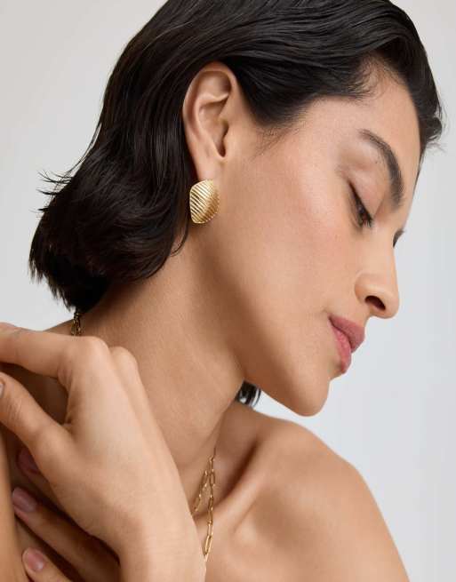 D. LOUISE waterproof tarnish-free Vintage ribbed earrings in gold, 2 of 3