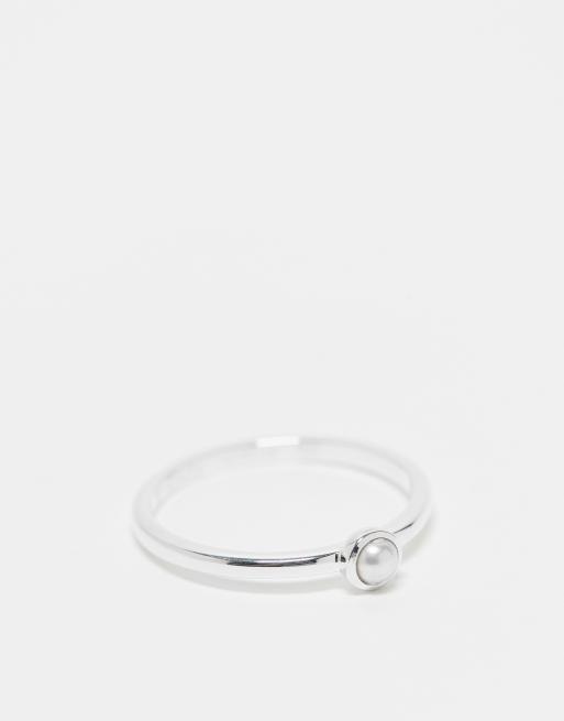 Daisy London - Anello in argento sterling con perlina sintetica 