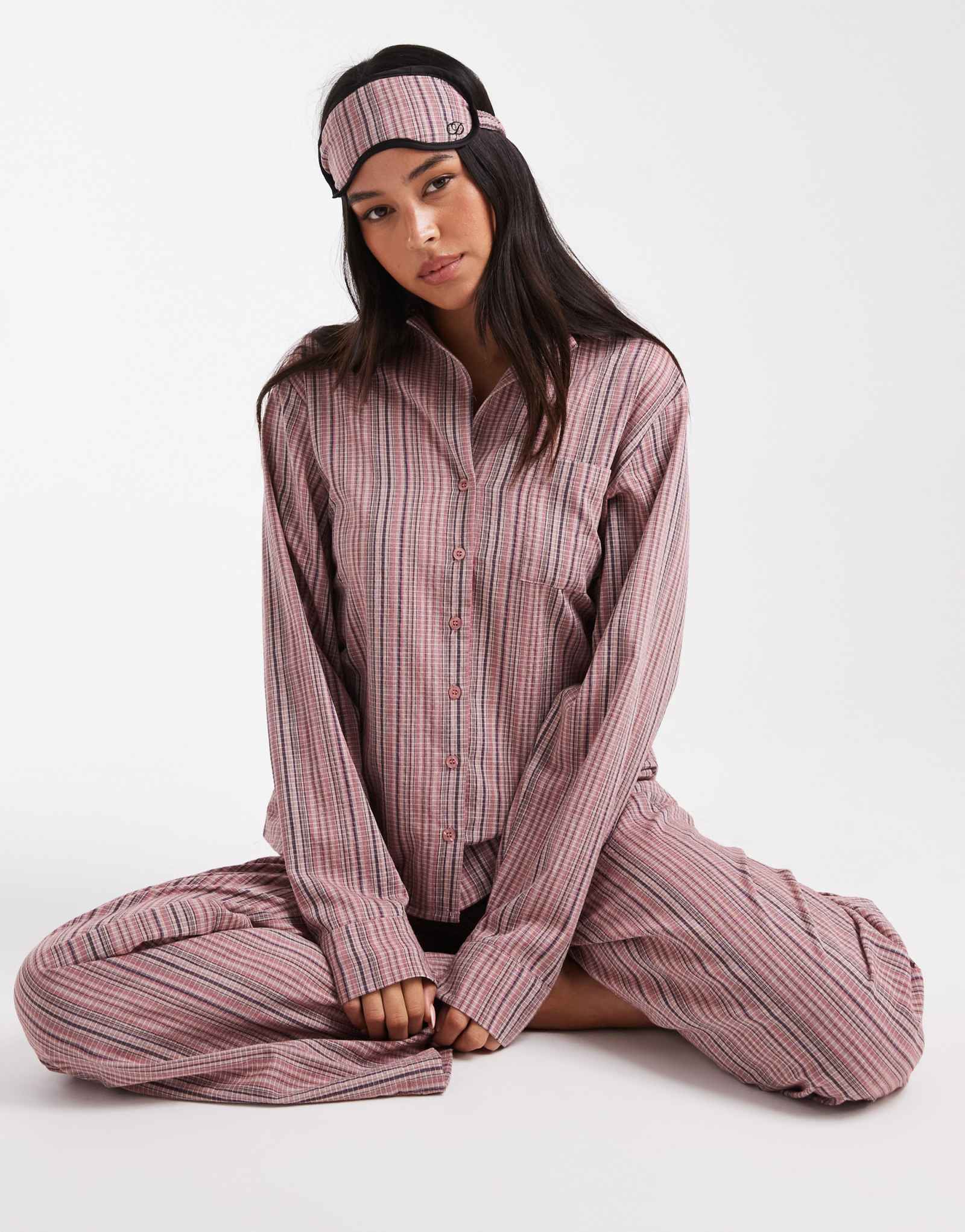 Пижамный комплект Daisy Street из 3 предметов с маской для глаз в розово-черную клетку