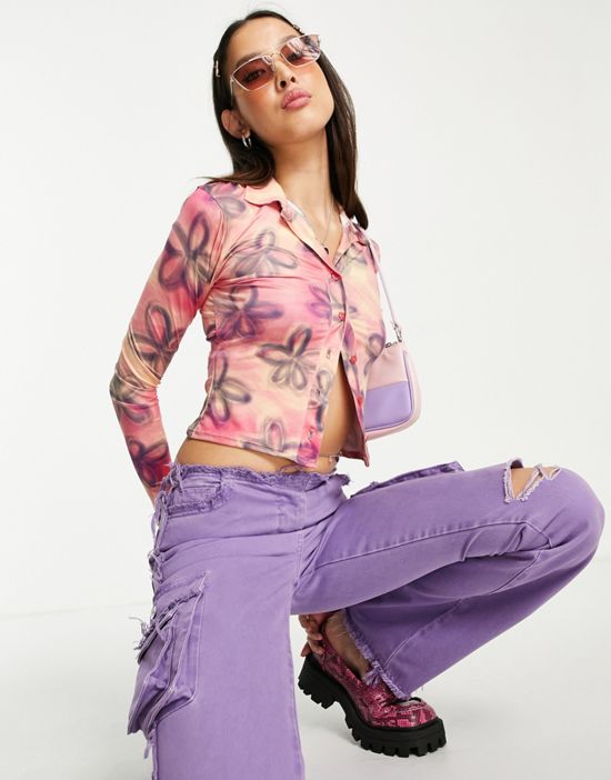 https://images.asos-media.com/products/daisy-street-90s-cropped-fitted-shirt-in-retro-large-daisy-in-pink/202380055-4?$n_550w$&wid=550&fit=constrain