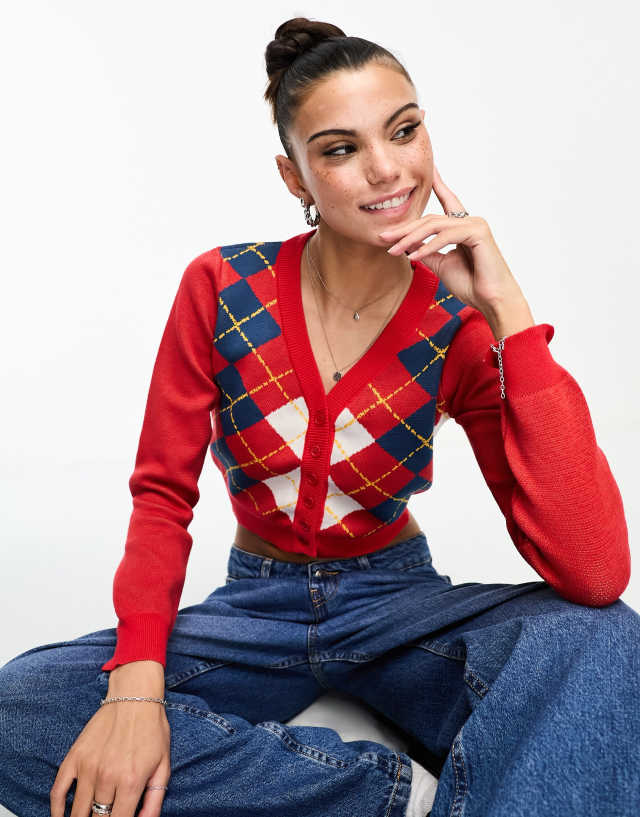 Daisy Street - 90s fitted cardgian in red argyle knit