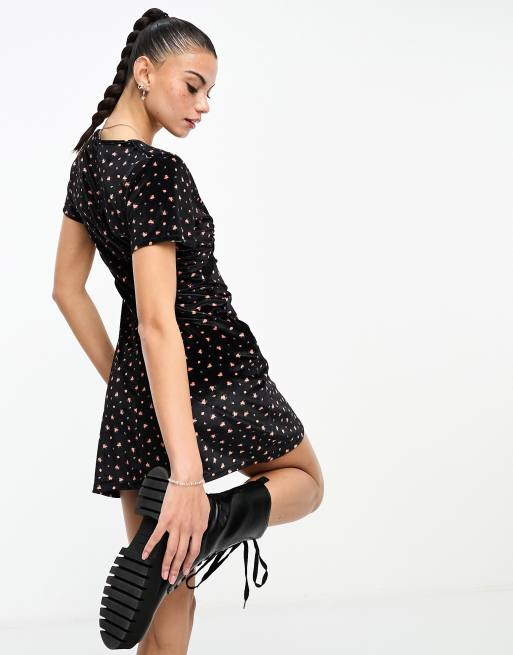 Daisy Street 90s mini fit flare tea dress in velvet print ASOS