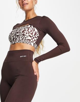 Daisy Street - Active Distorted Geo - Crop top met lange mouwen en uitsnijdingen in bruin dambordmotief