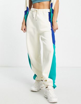 Daisy Street Active joggers in off white - ASOS Price Checker