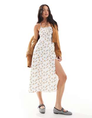Daisy Street - Am Rücken überkreuztes Midaxikleid mit Blümchenmuster und gerafftem Dekolleté-Weiß