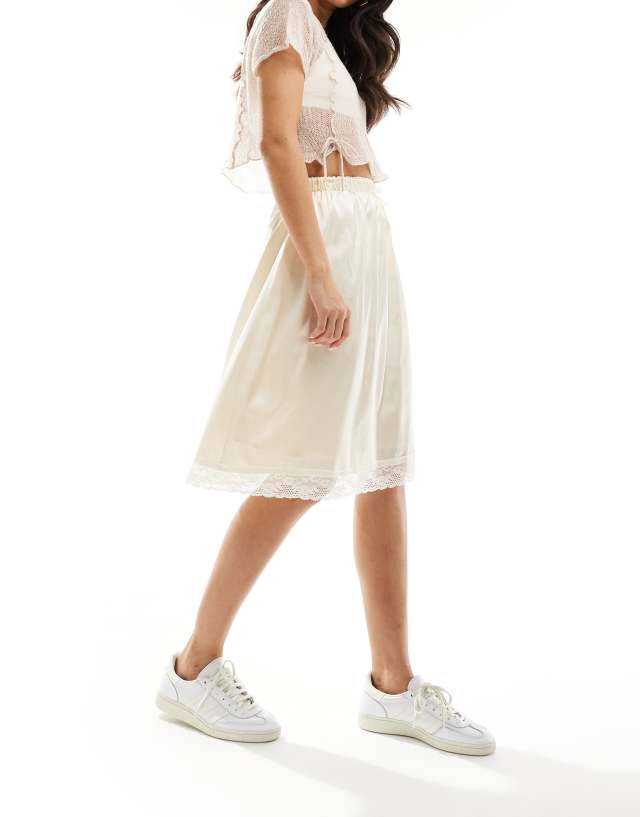 Daisy Street awkward length satin slip skirt with lace trim in