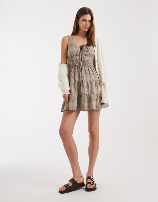Daisy Street - Beige ternet og niveauinddelt minikjole med rynker, 4 af 4