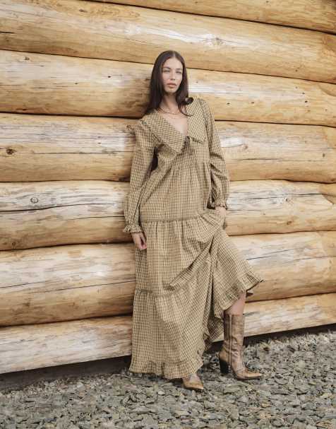 Daisy Street big collar v neck tiered maxi dress in green natural check