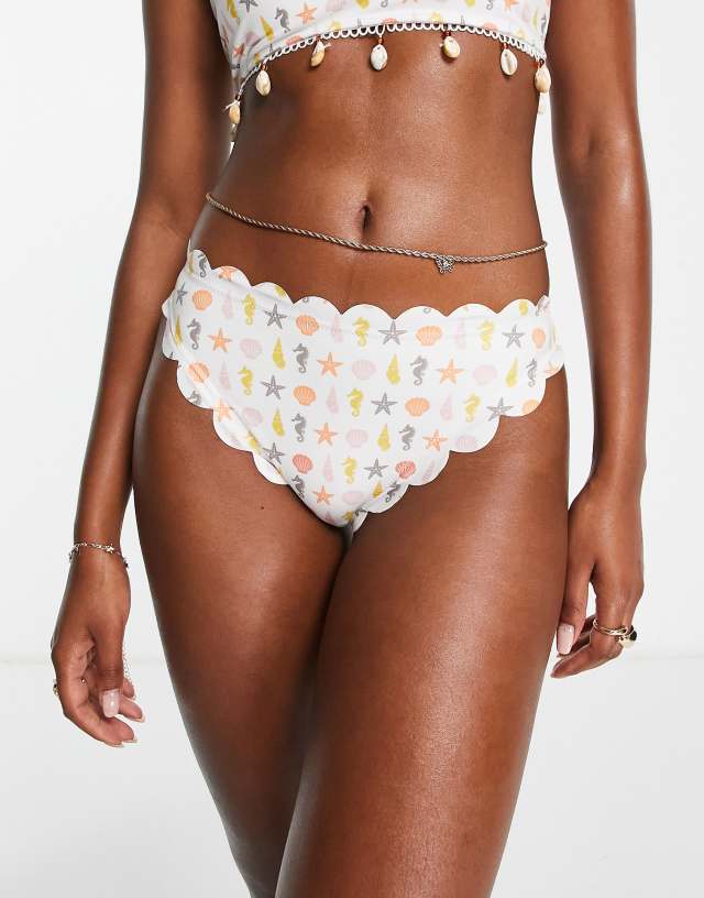 Daisy Street - bikini bottoms with scallop edge in shell print