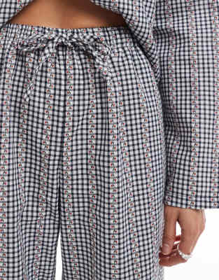 Daisy Street Boxer Style Pajama Bottoms
