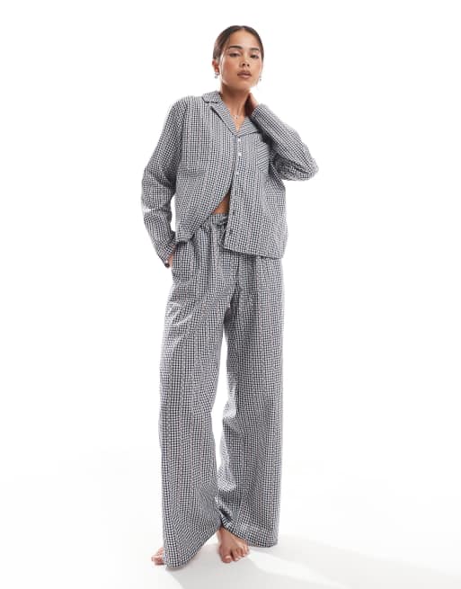 Daisy Street boxer style pyjama bottoms in navy ditsy floral gingham