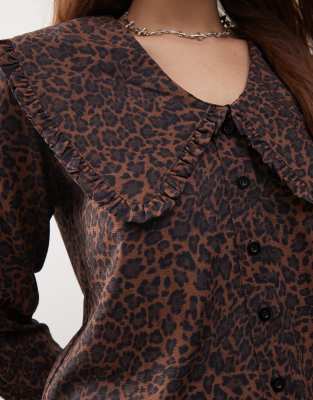 Daisy Street Boxy Blouse With Exaggarated Collar In Multi