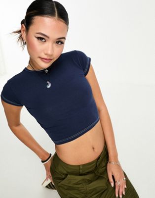 Daisy Street contrast stitch baby tee in navy - ASOS Price Checker