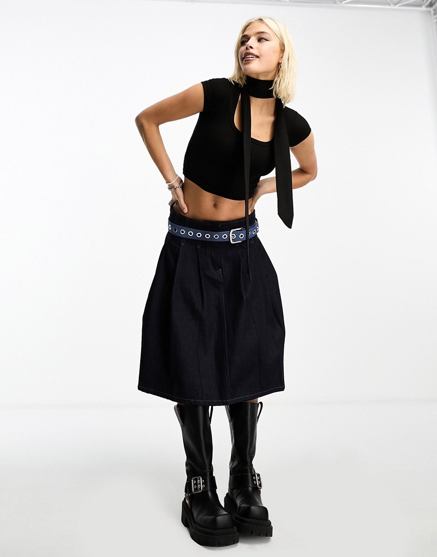 Daisy Street cropped square neck t-shirt with skinny scarf in black