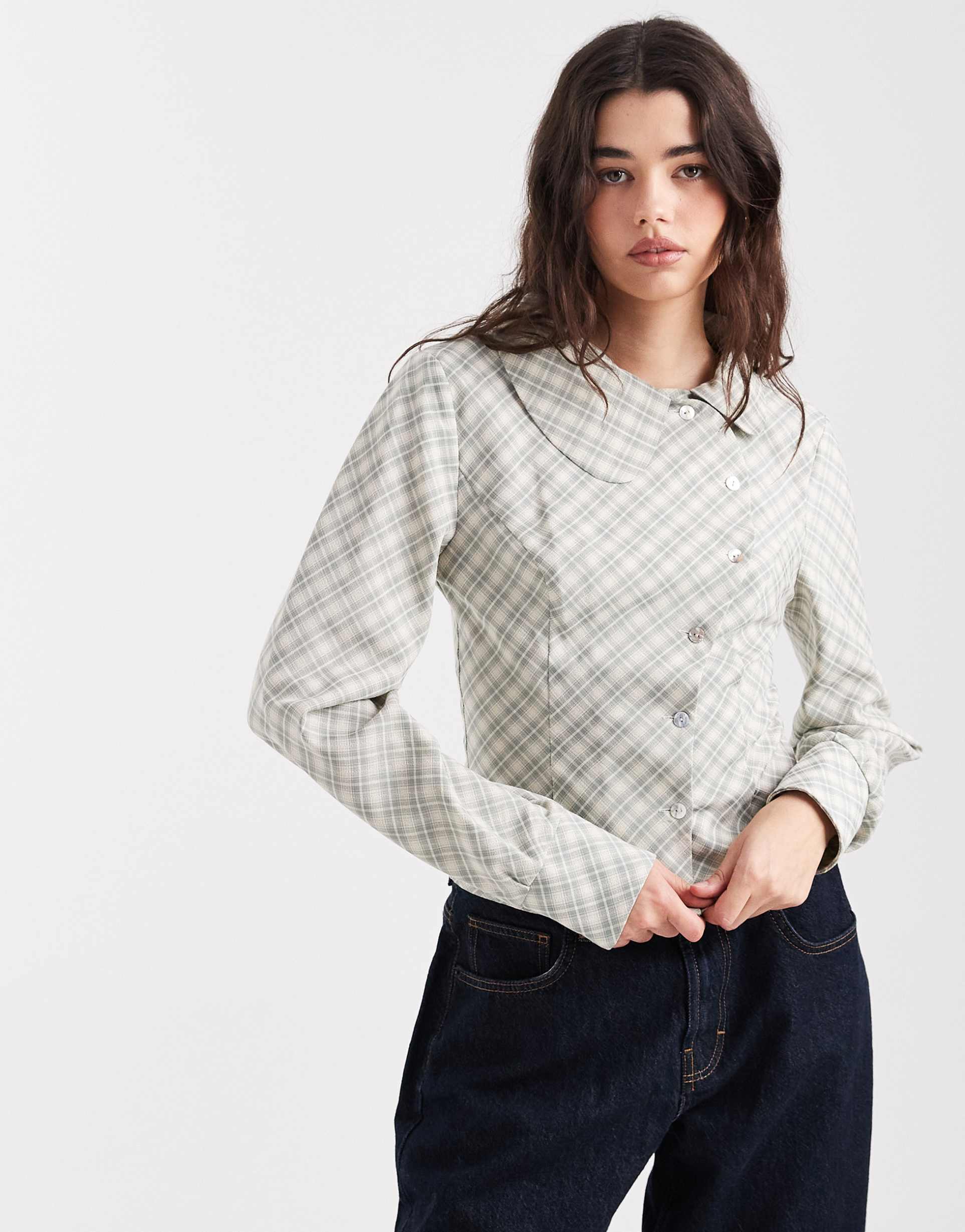 daisy street curved button placket detail shirt in light gray plaid