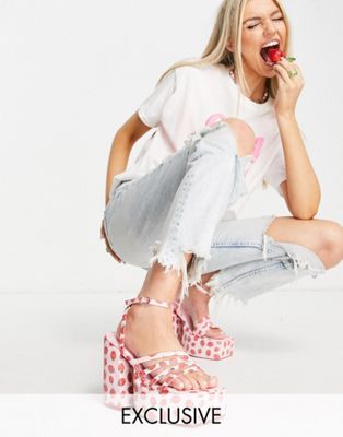 Daisy Street Exclusive platform heeled sandals in pink strawberry print | ASOS