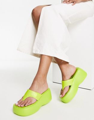 Daisy Street Exclusive chunky sole flip flop sandals in lime - ASOS Price Checker