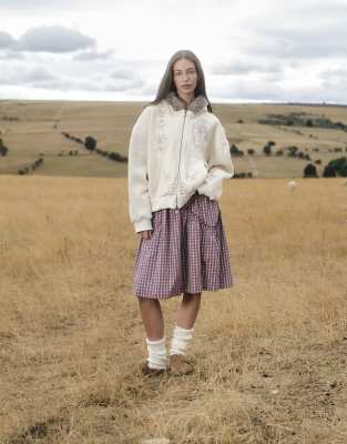Daisy Street Fitted Cinched Button Down Shirt With Tie Detail In White