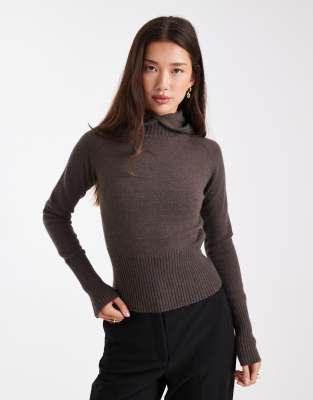 Daisy Street Fitted Hooded Knit Top In Brown