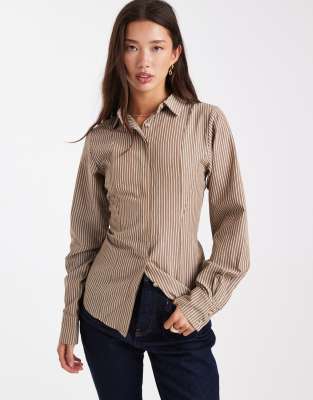 Daisy Street Daisy Street fitted sinched button down shirt with tie detail in stone stripe-Neutral