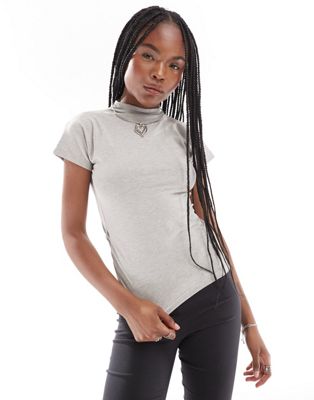 Daisy Street funnel neck short sleeve top with tie waist in grey