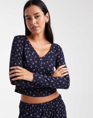 Daisy Street - Gerippter Pyjama mit Blümchenmuster und Oberteil mit Knopfleiste-Marineblau