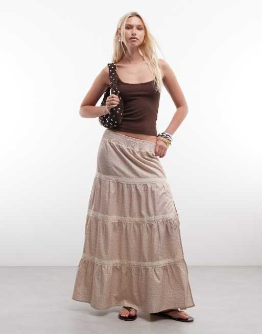Daisy Street – Gestufter Maxirock in Beige mit Blümchenmuster und niedrigem Bund, 2 von 5