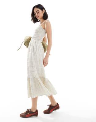 gingham maxi dress with shirred bodice in beige-Neutral