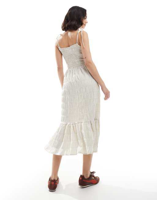 Daisy Street gingham maxi dress with shirred bodice in beige | ASOS