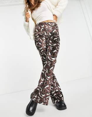 Daisy Street high waisted velvet flares in wavy yin yang print