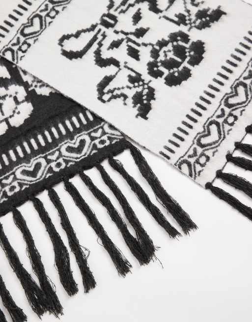 Daisy Street intarsia scarf with tassels in warm charcoal, 3 of 3