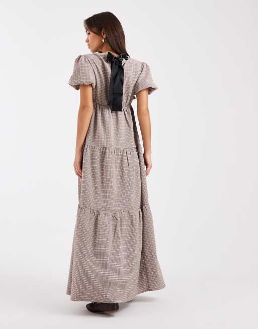 Daisy Street – Kariertes Stufen-Maxikleid in Beige mit Puffärmeln, 4 von 4